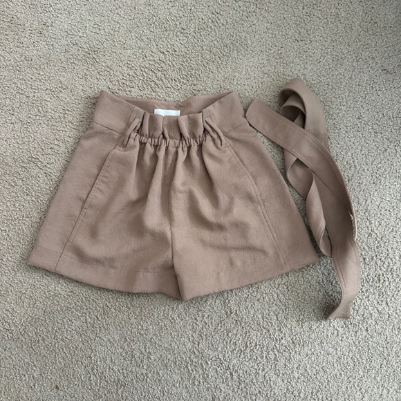 aritzia paperbag shorts - Picture 1 of 1